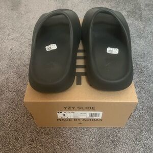Yeezy Slide